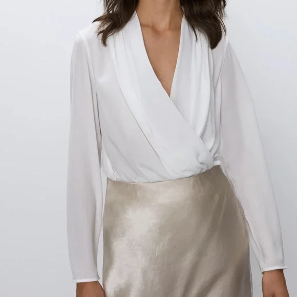 Aritzia Babaton Longsleeve Wrap Bodysuit - Picture 5 of 6